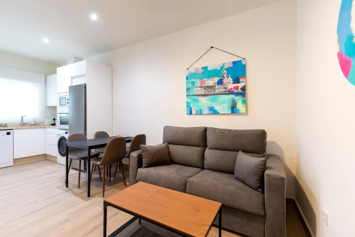 Image 3 of Apartamentos Cervantes 17