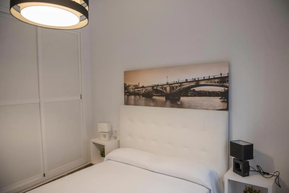 Image 1 of Apartamentos Luxury Puente de Triana