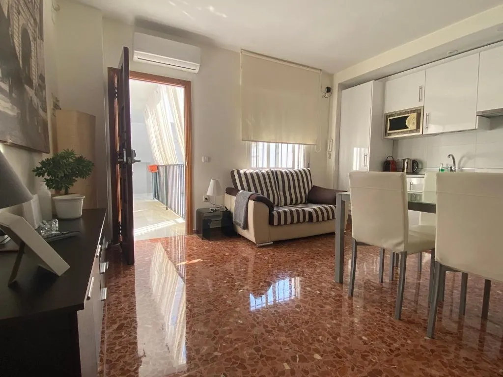 Image of Apartment Wall Center – Aloha Sevilla