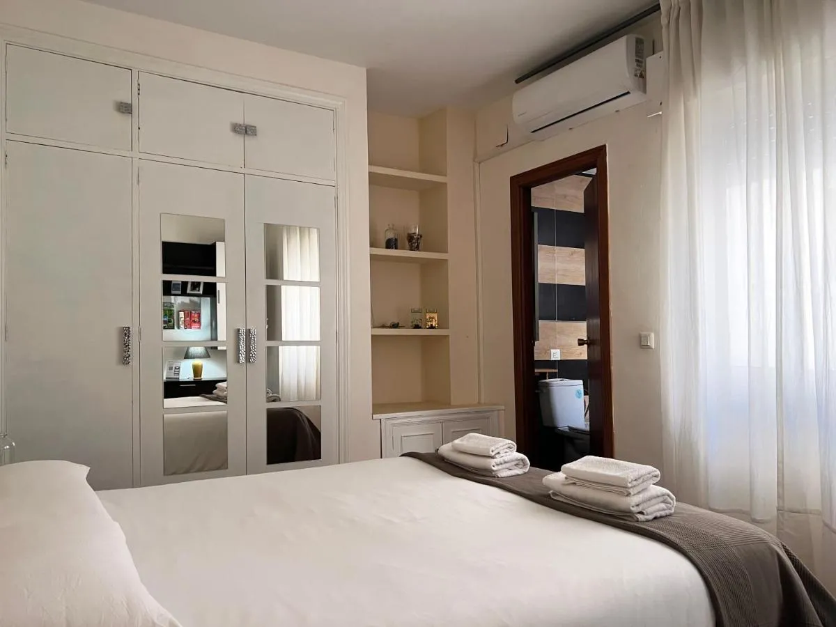 Image 6 of Apartment Wall Center – Aloha Sevilla