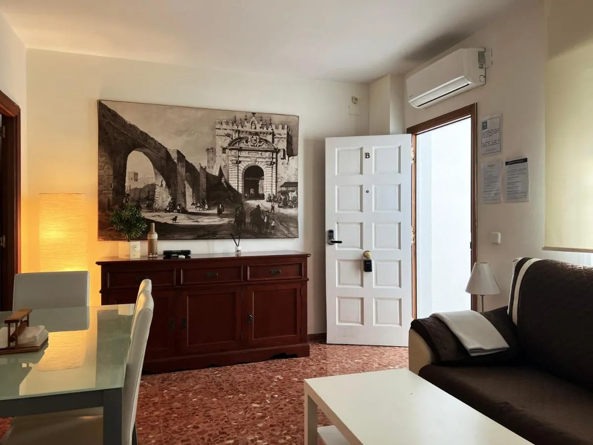 Image 3 of Apartment Wall Center – Aloha Sevilla