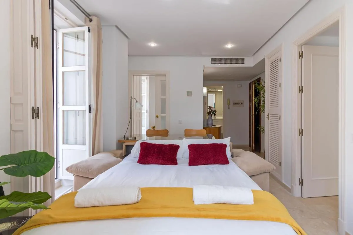 Image 6 of Bamberg Central Suite by Valcambre