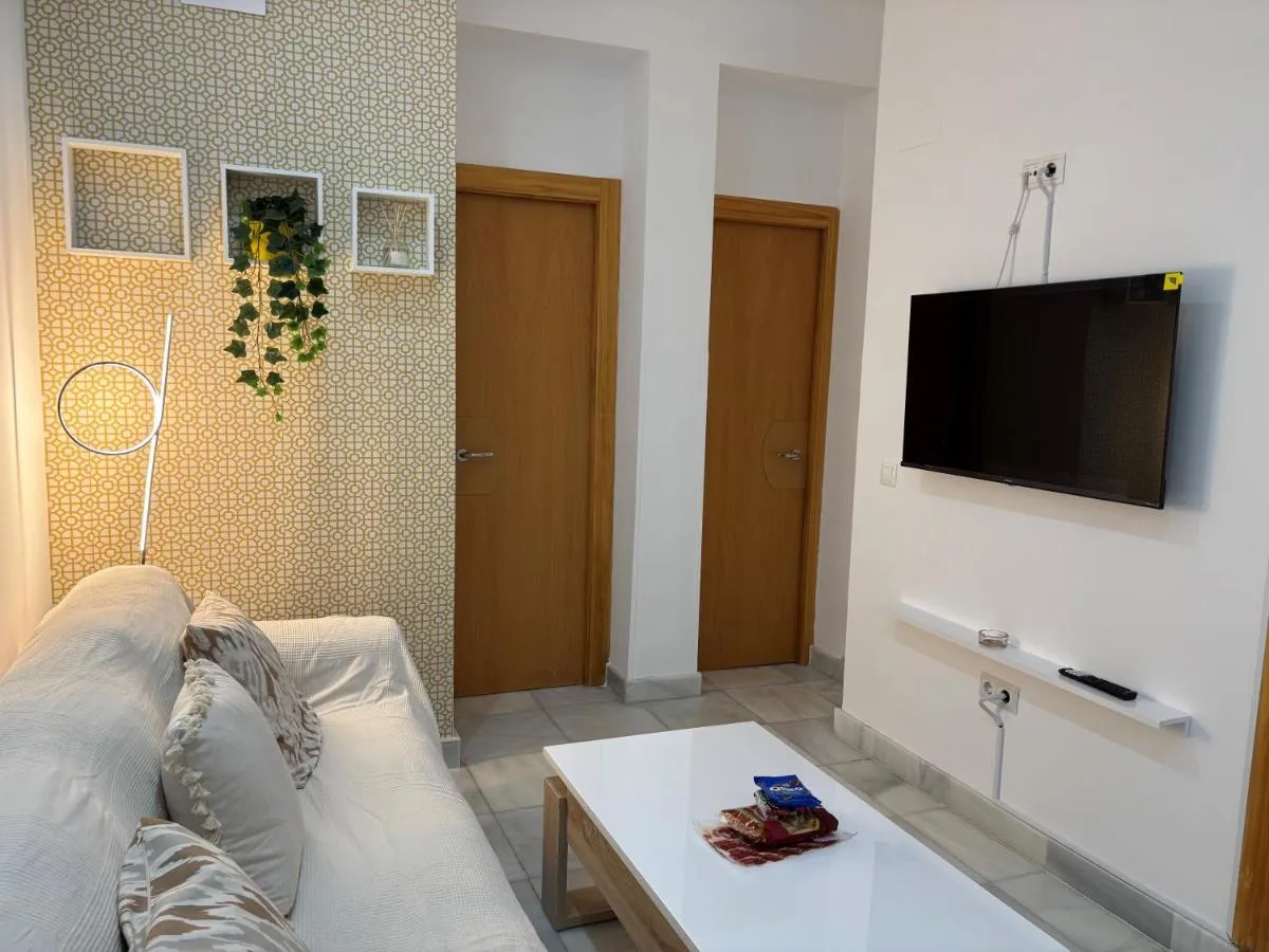Image 2 of Bonito y muy fresco apartamento en Nervión de dos habitaciones y dos baños