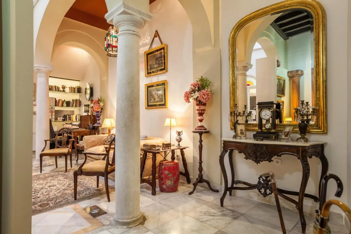 Image 1 of CASA SEÑORIAL EN SEVILLA CENTRO,Calle Mármoles