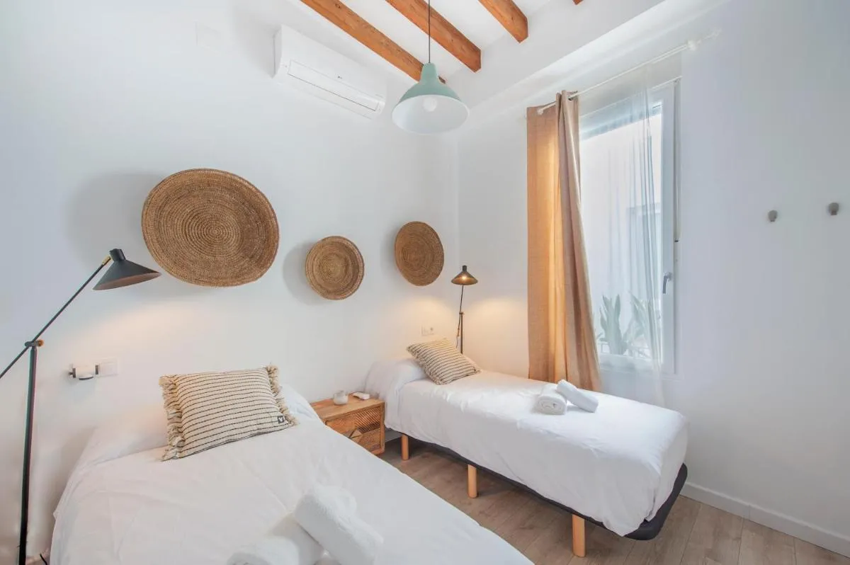 Image 2 of Casa Valentina II: Confort y Luz en Sevilla Centro
