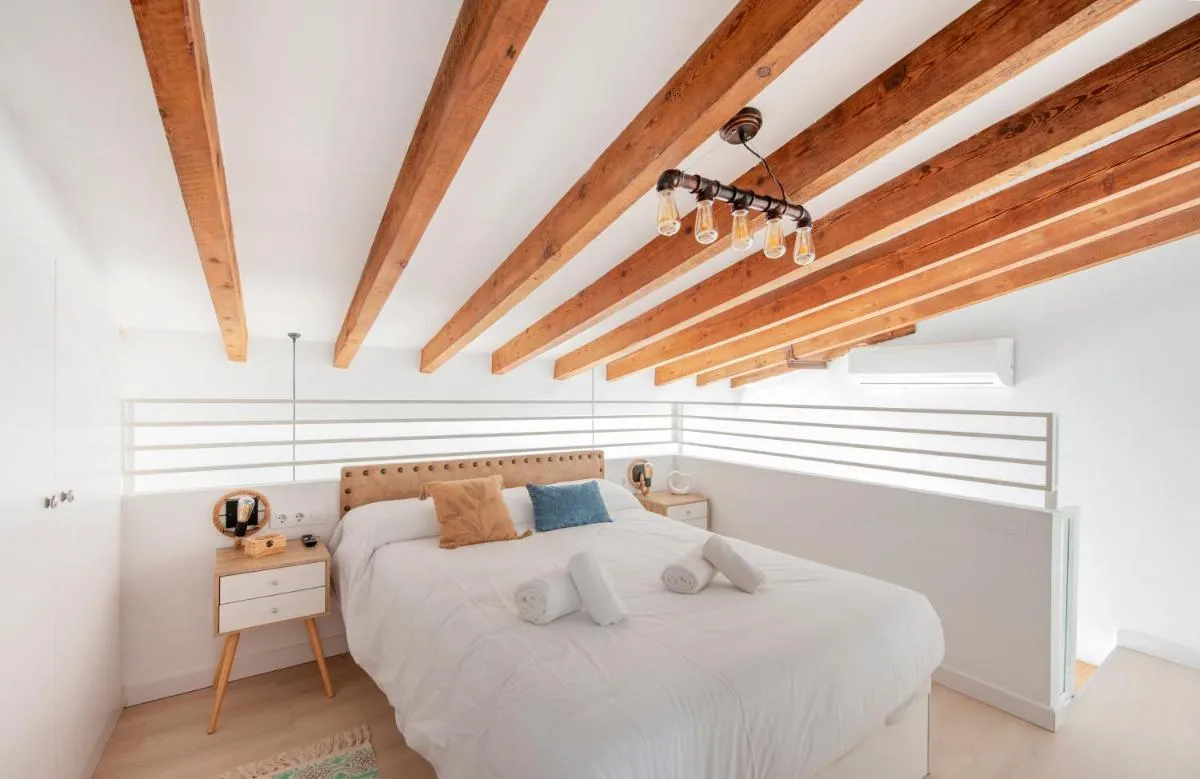 Image 1 of Casa Valentina II: Confort y Luz en Sevilla Centro