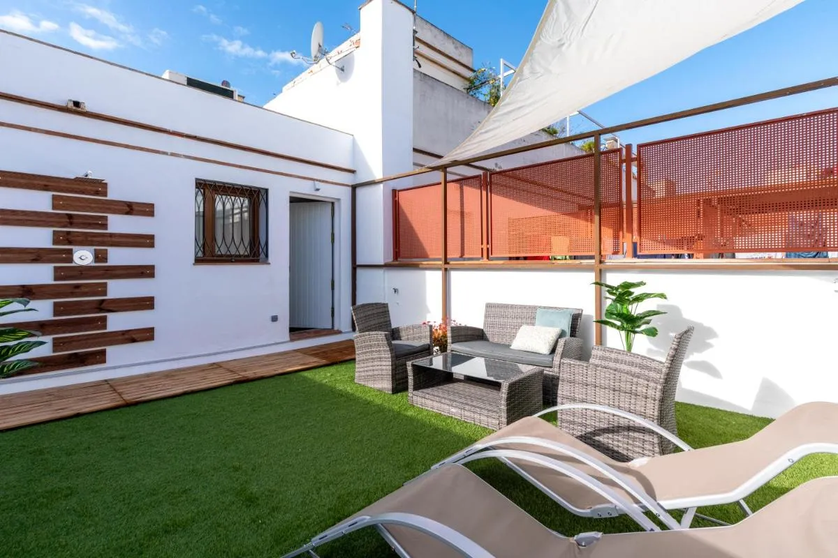 Image 2 of Céntrico dúplex con terraza