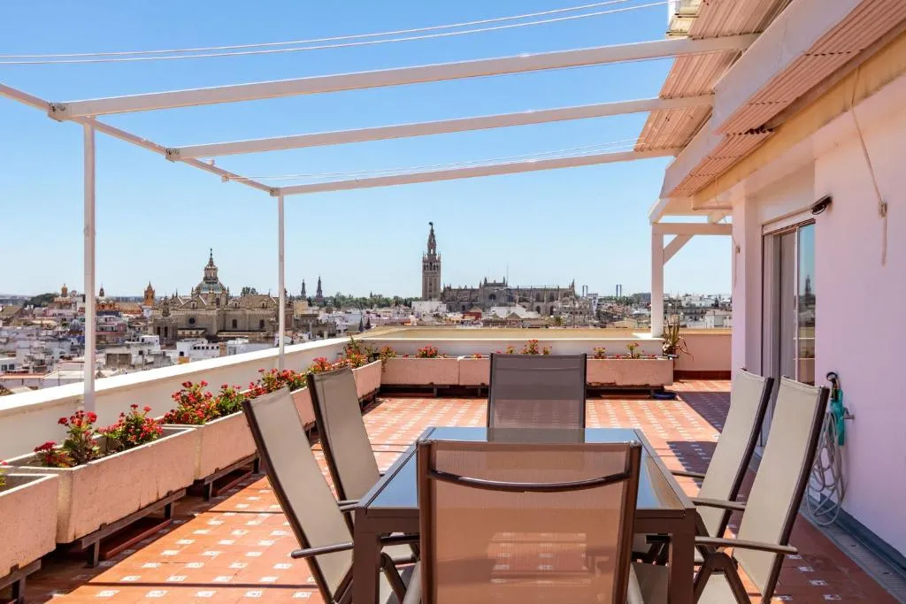 Image of City Center Deluxe Sky View by Valcambre