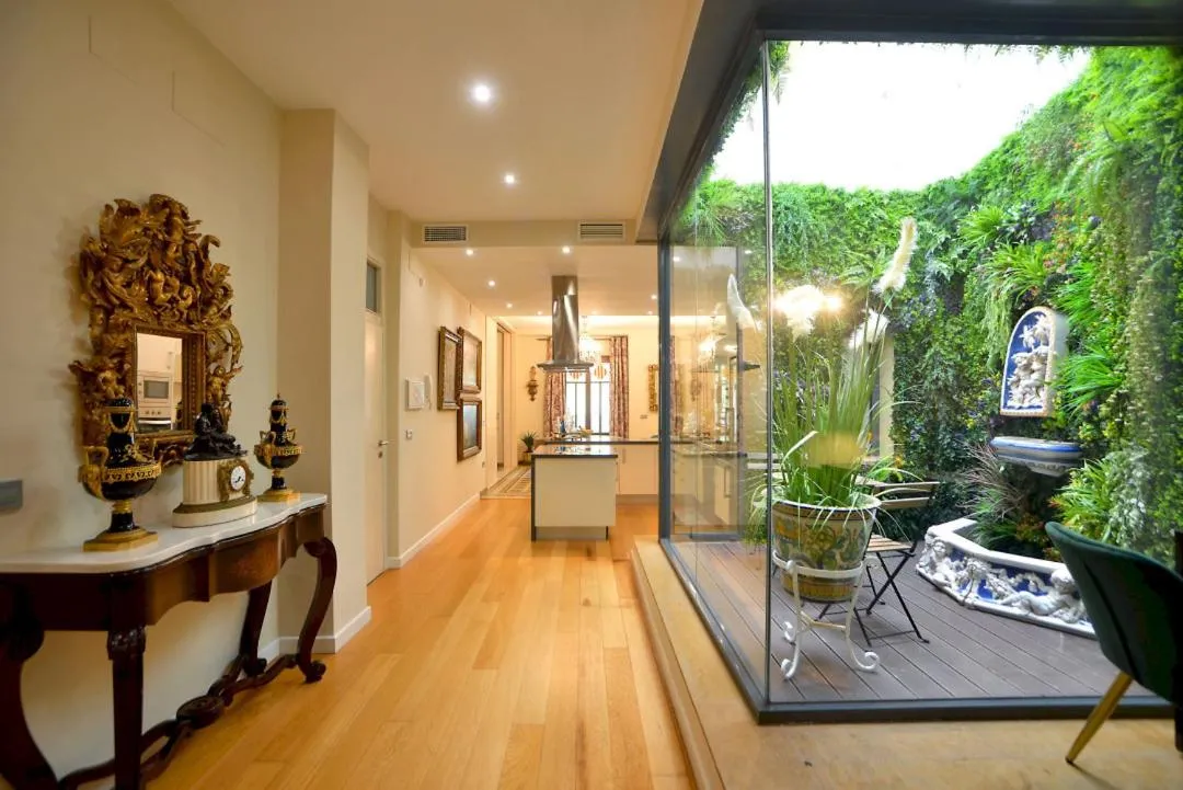 Image 5 of Classic and Luxury- 2Bd 2Bth- Sierpes