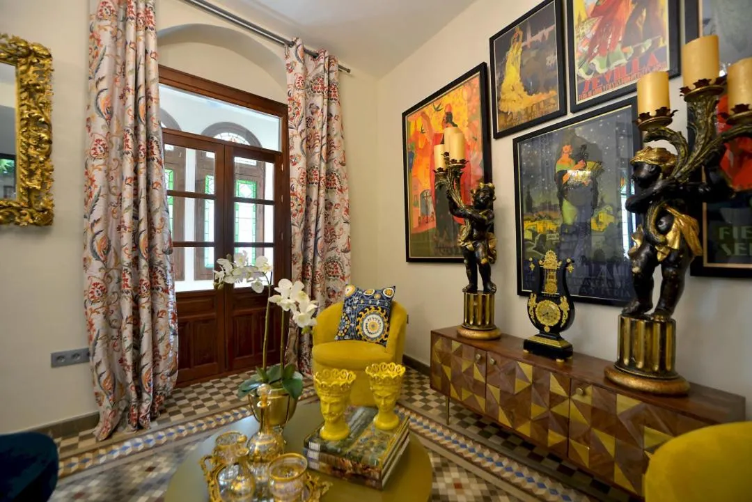 Image 2 of Classic and Luxury- 2Bd 2Bth- Sierpes