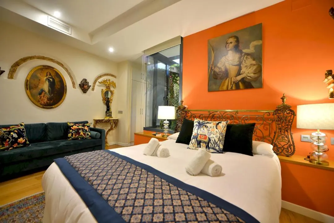 Image 6 of Classic and Luxury- 2Bd 2Bth- Sierpes