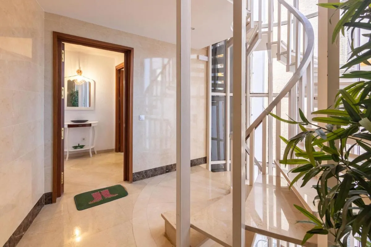 Image 2 of El Salvador City Center Suite by Valcambre