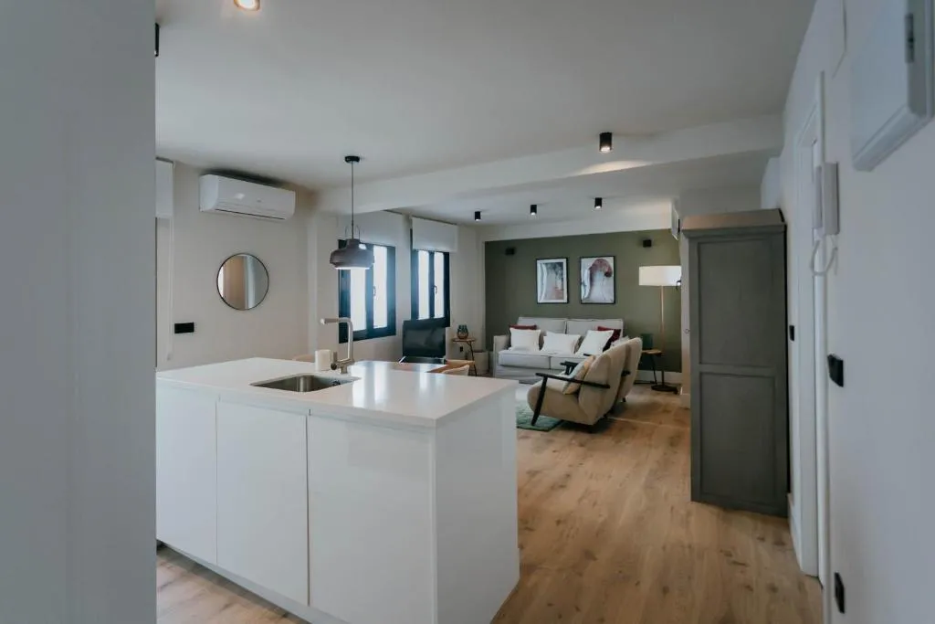 Image of Elegant and Luxury 2Bd 2bth- Alfalfa
