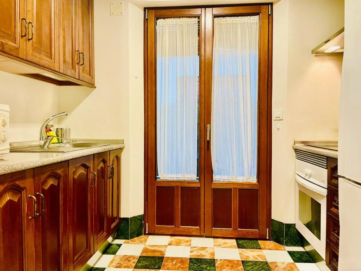 Image 5 of Entrecatedrales Suite