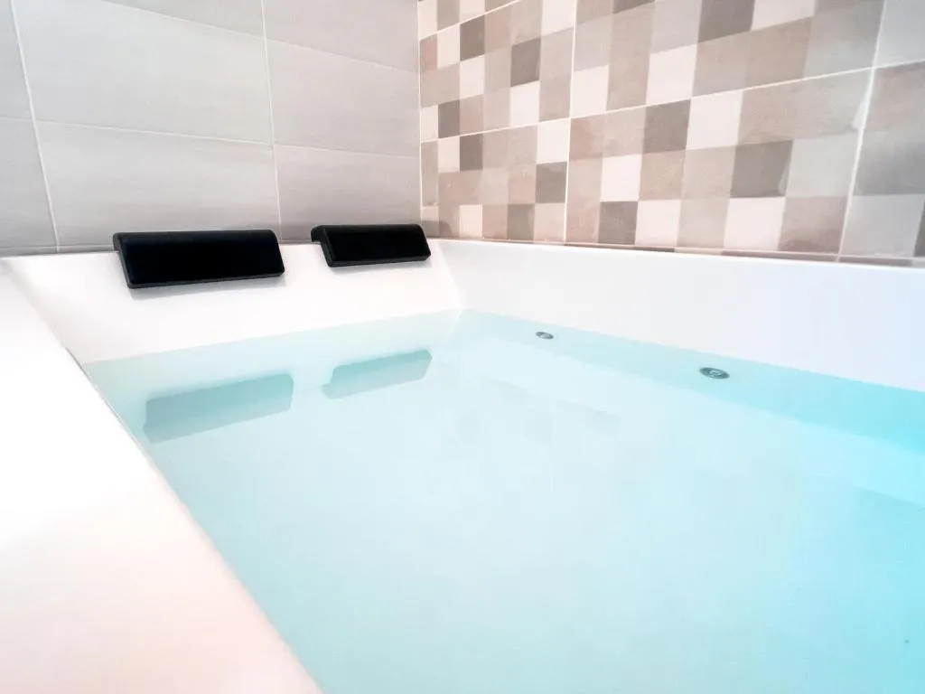 Image of Estudio con Jacuzzi privado en Triana
