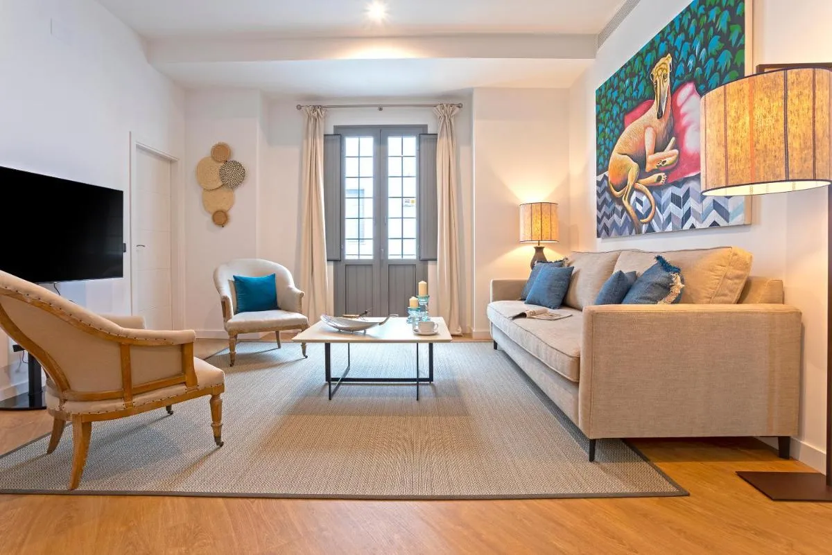 Image 1 of Genteel Home Goyeneta
