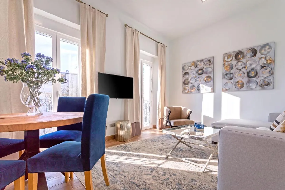 Image 1 of Genteel Home Recaredo