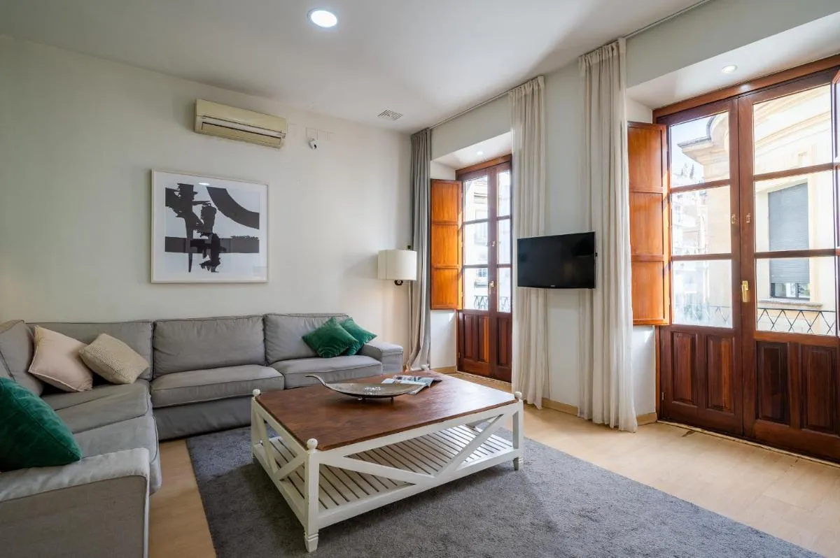 Image 4 of HomeySeville-Amazing Views Cathedral Tomas de Ibarra – 8 pax, Parking Optional
