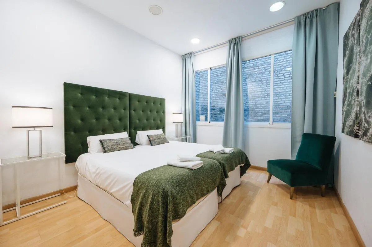 Image 6 of HomeySeville-Amazing Views Cathedral Tomas de Ibarra – 8 pax, Parking Optional