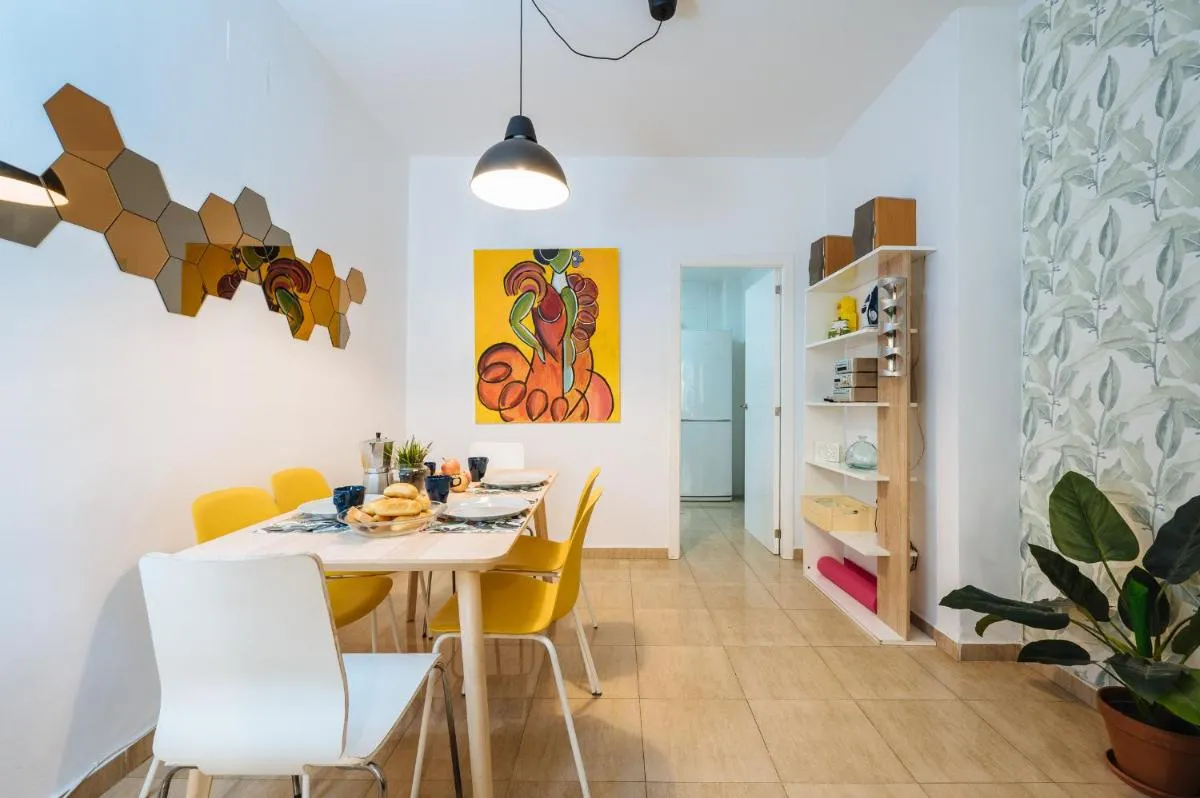 Image 3 of HomeySeville-Preciosa Casa Independiente Alfalfa, Parking Optional