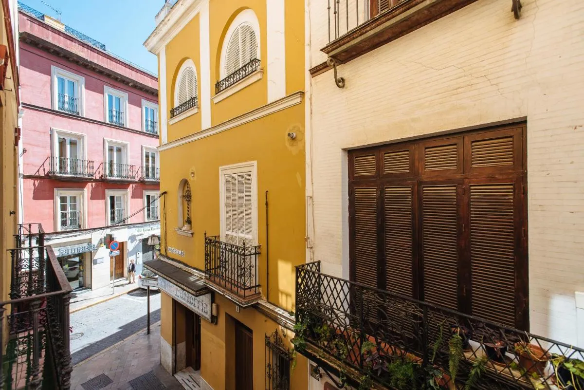 Image 5 of HomeySeville- Bright Apartment at Santa Cruz 6 pax, Parking Optional