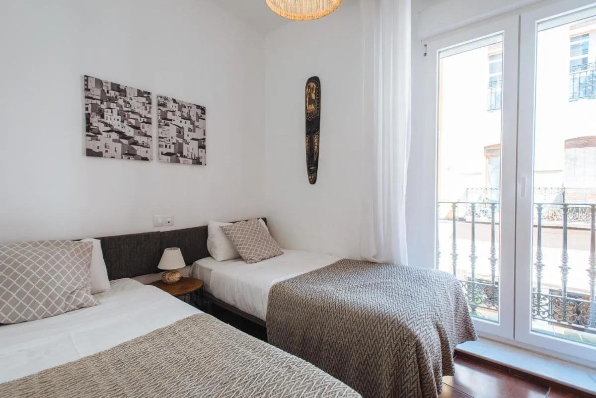 Image 1 of HomeySeville- Bright Apartment at Santa Cruz 6 pax, Parking Optional