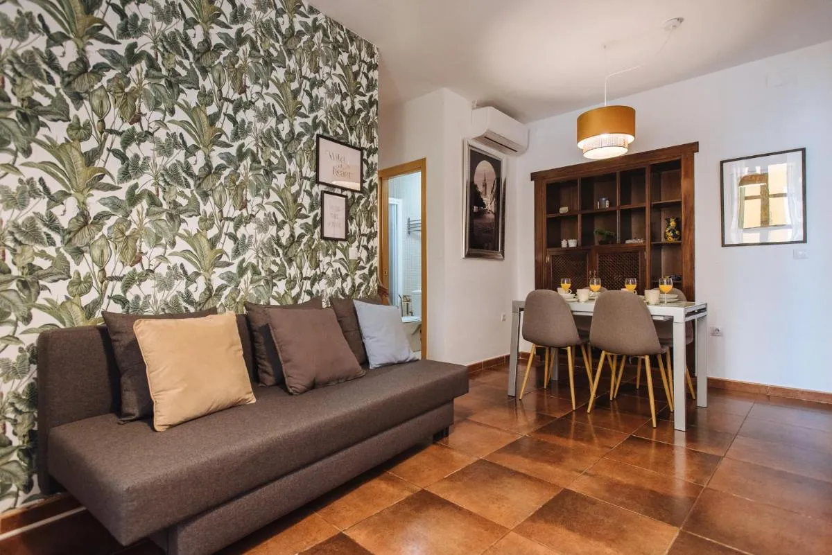 Image 3 of HomeySeville- Bright Apartment at Santa Cruz 6 pax, Parking Optional
