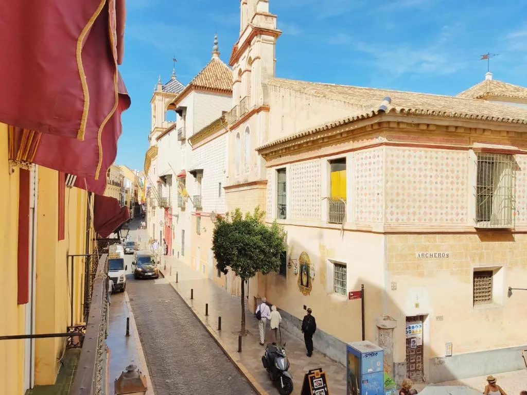 Image of HomeySeville- Bright Apartment at Santa Cruz 6 pax, Parking Optional