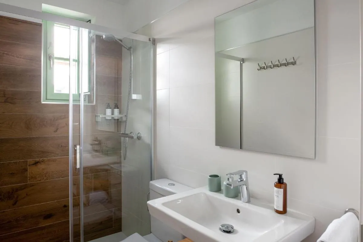 Image 1 of Hommyhome Teodosio