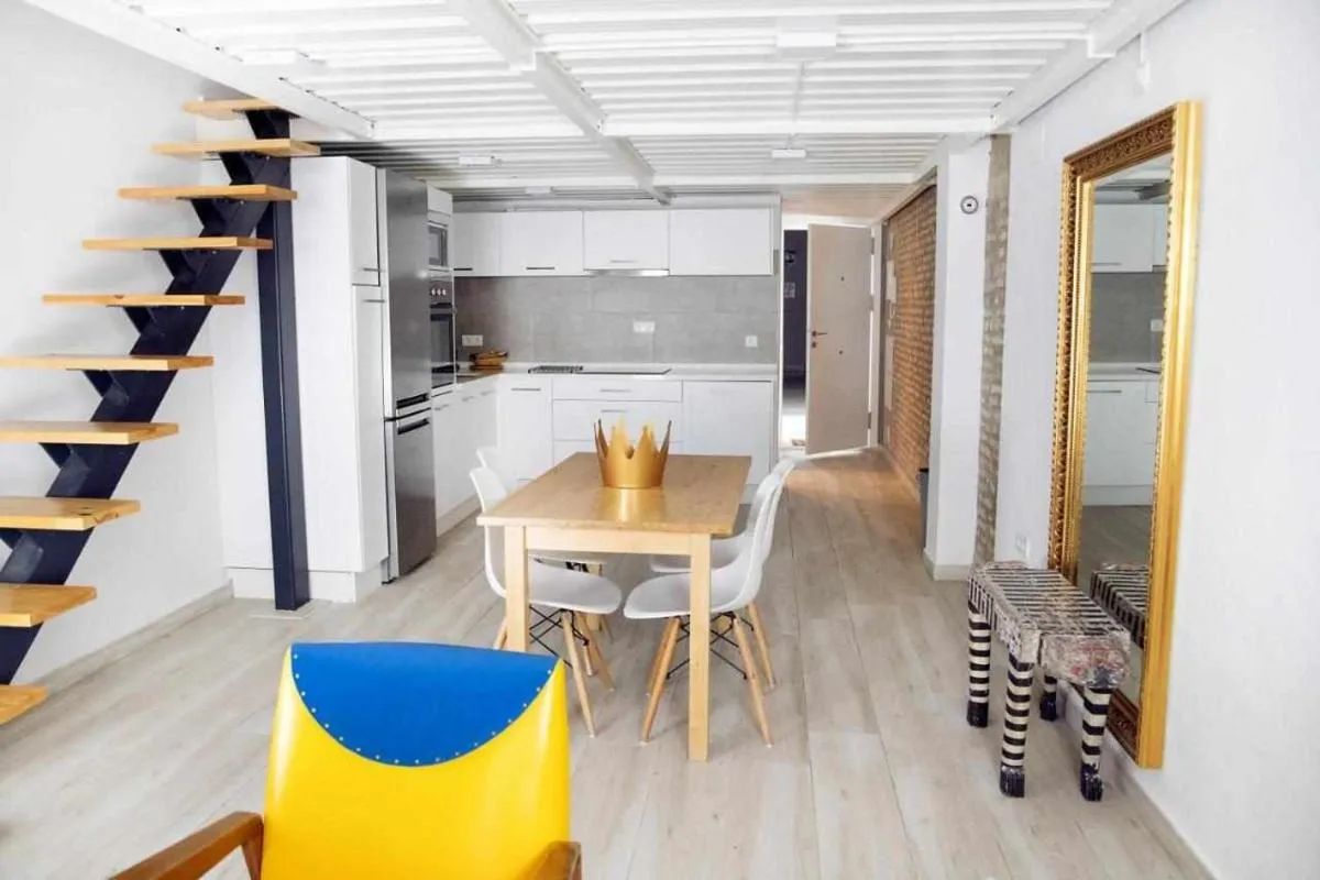 Image 3 of ISG Apartments Lovely Duplex