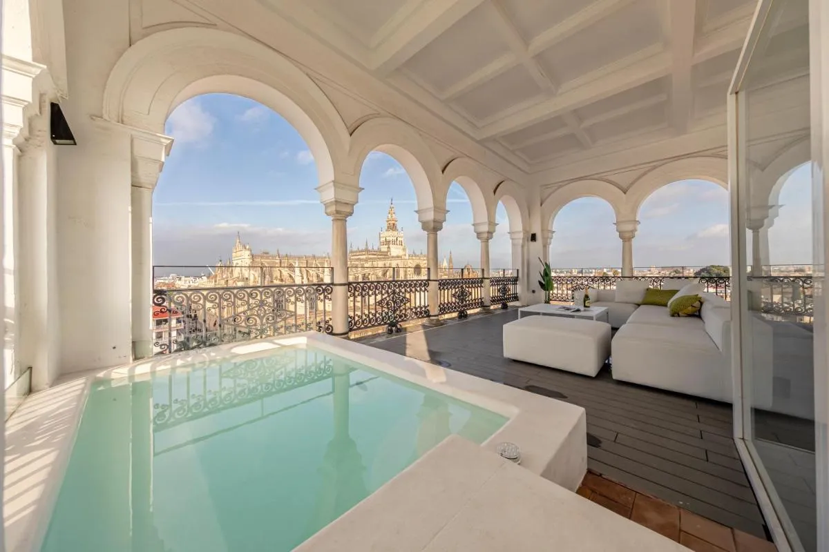 Image 3 of ISG Apartments The most Exclusive apartment in Sevillaparking