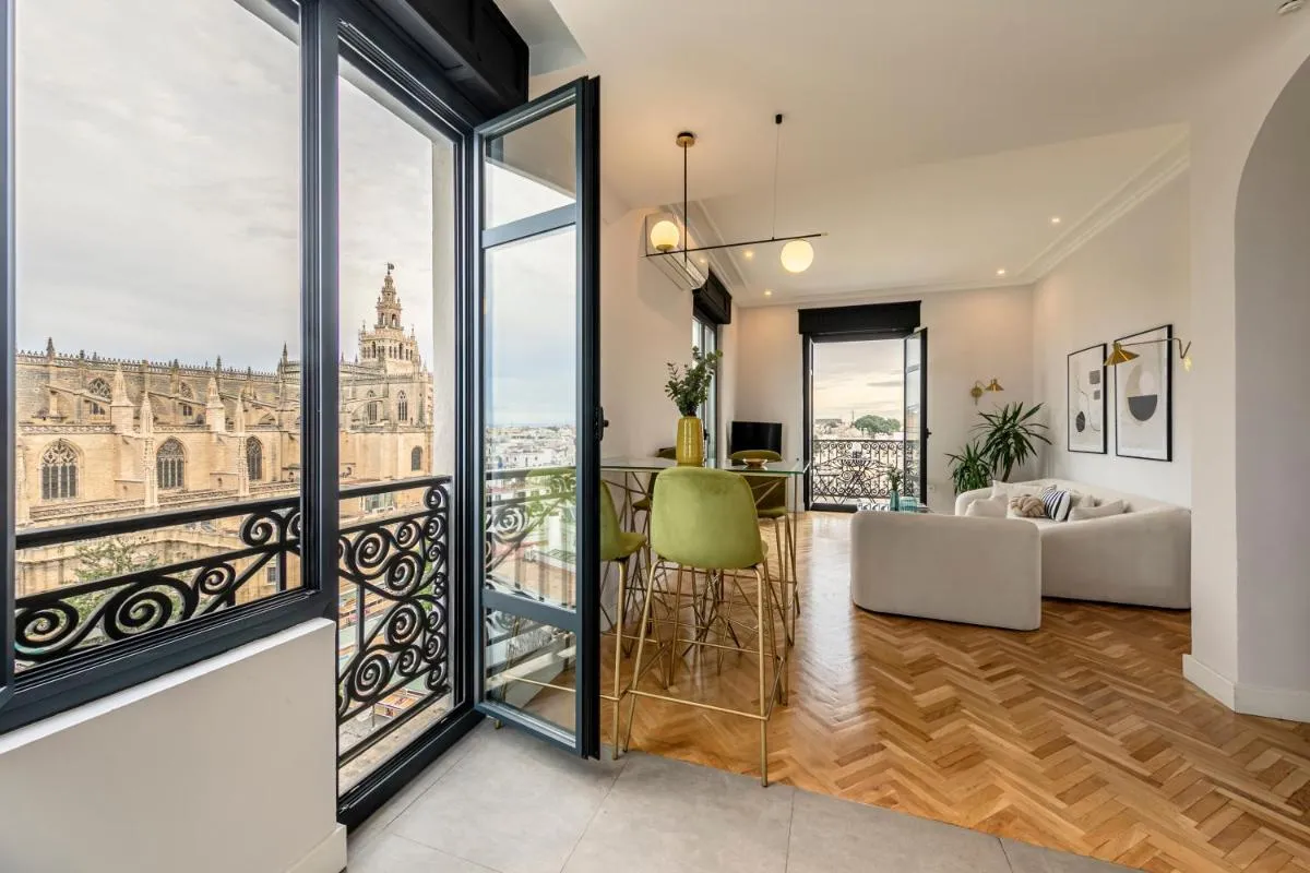 Image 1 of ISG Apartments The most Exclusive apartment in Sevillaparking