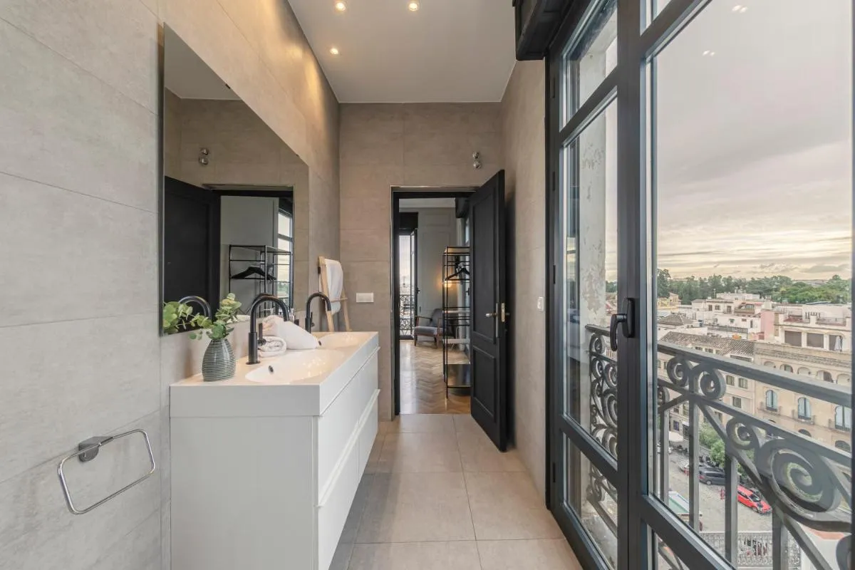 Image 2 of ISG Apartments The most Exclusive apartment in Sevillaparking