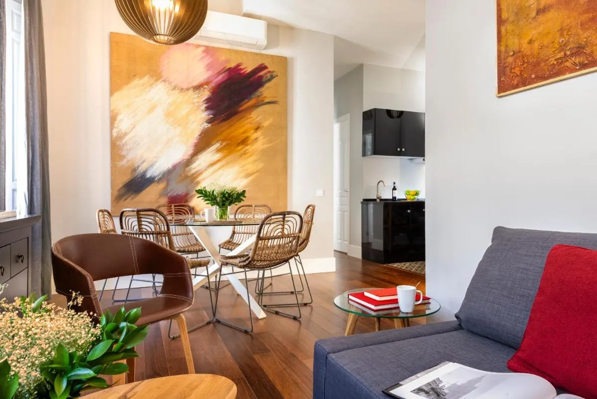 Image 4 of Imperial Luxury & Modern Apartment