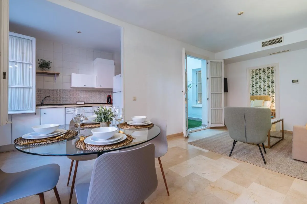 Image 3 of Lirio Suite Apartment – Private Parking included