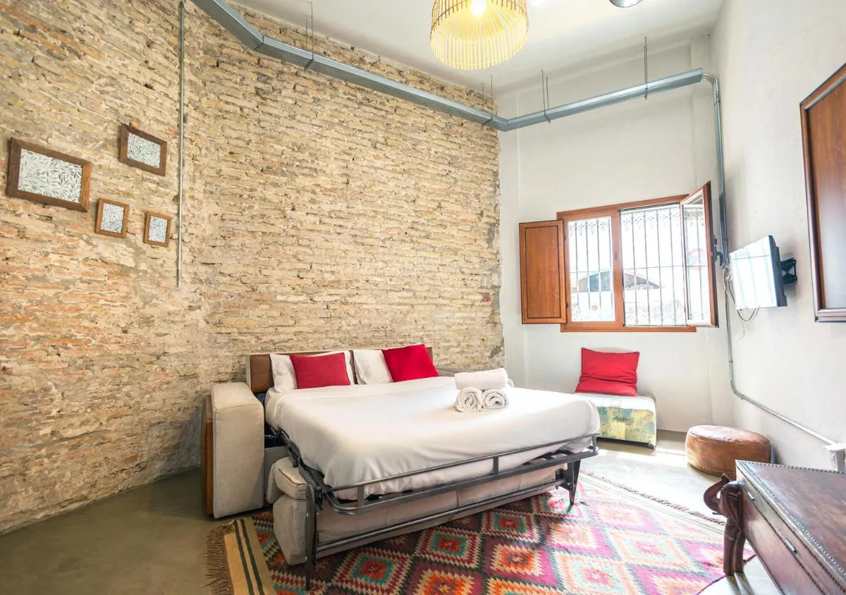 Image 4 of Loft-style ground floor flat
