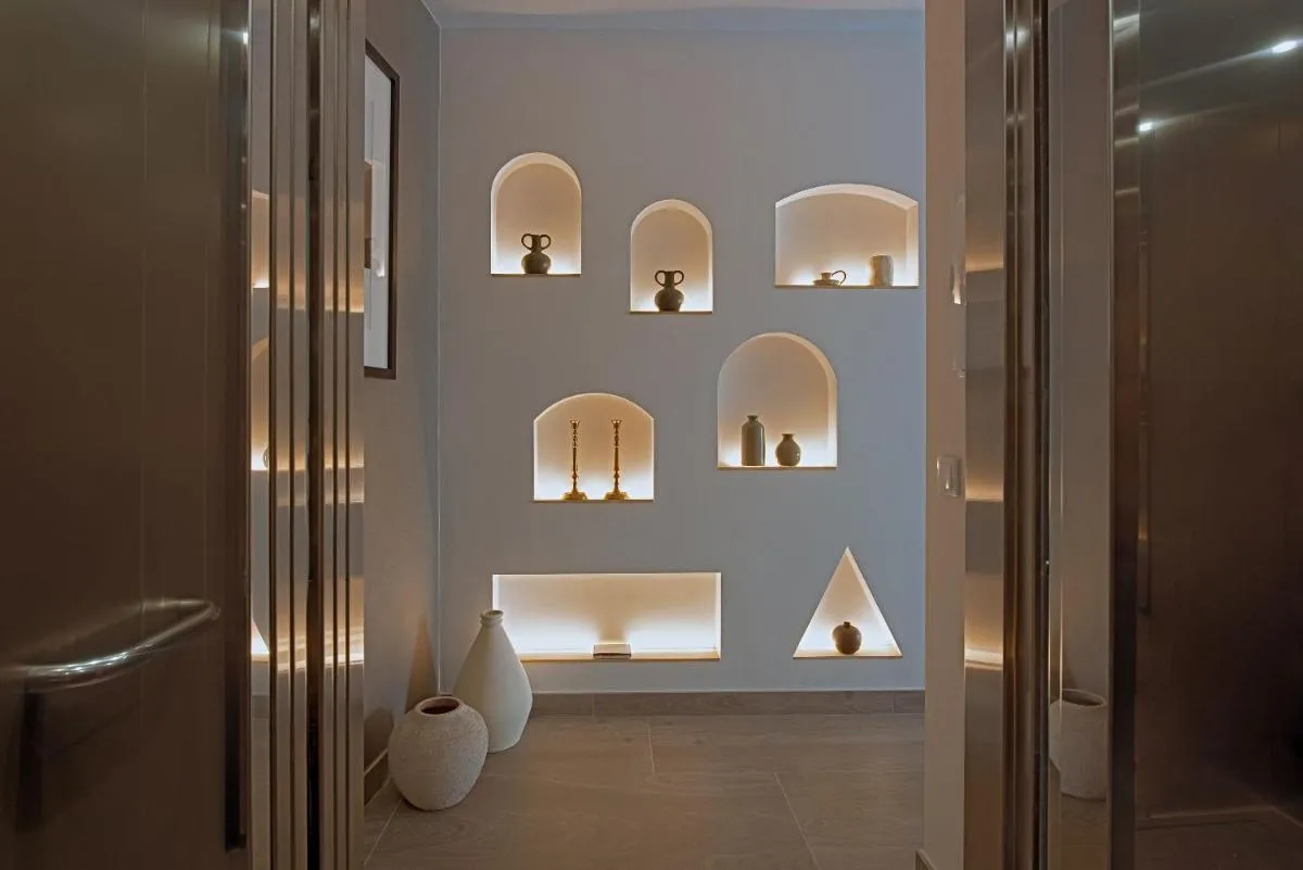 Image 2 of Lukanda Luxury