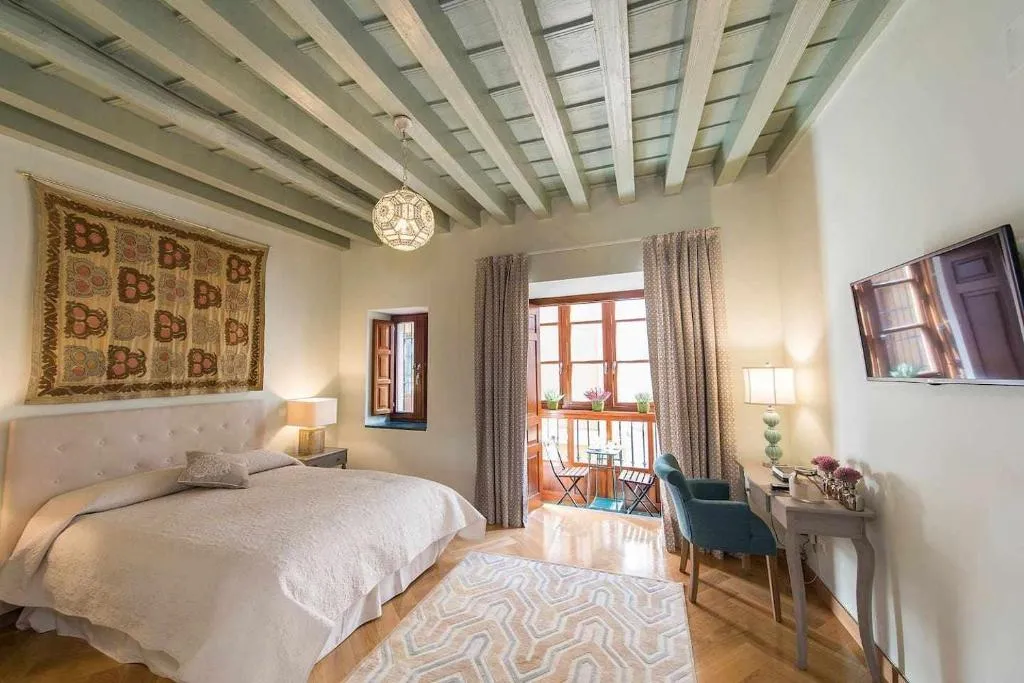 Image of Luxe Carlos Cañal