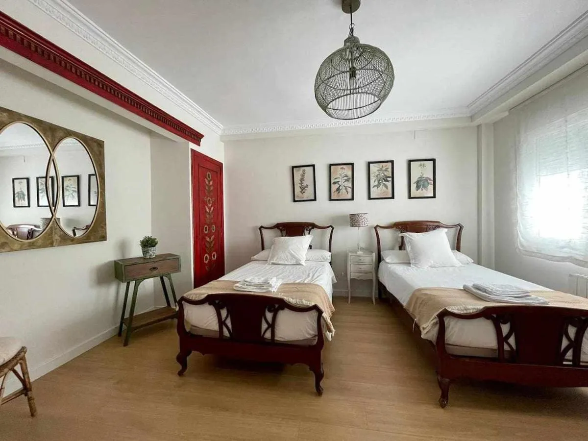 Image 6 of Luxe Castelar 19