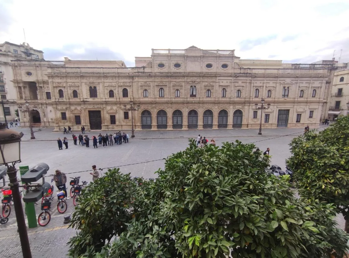 Image 4 of Luxe Town Hall