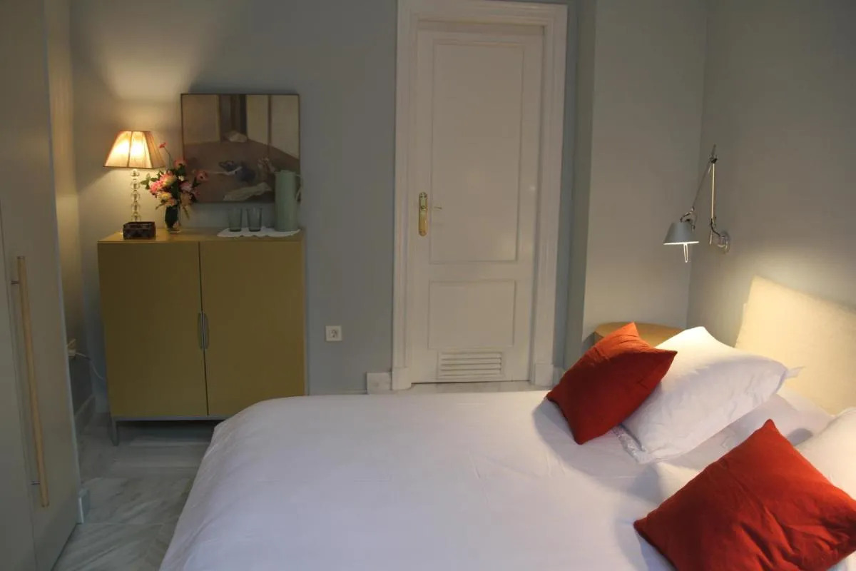 Image 6 of Luxurious 2 bedroom flat in a historic building