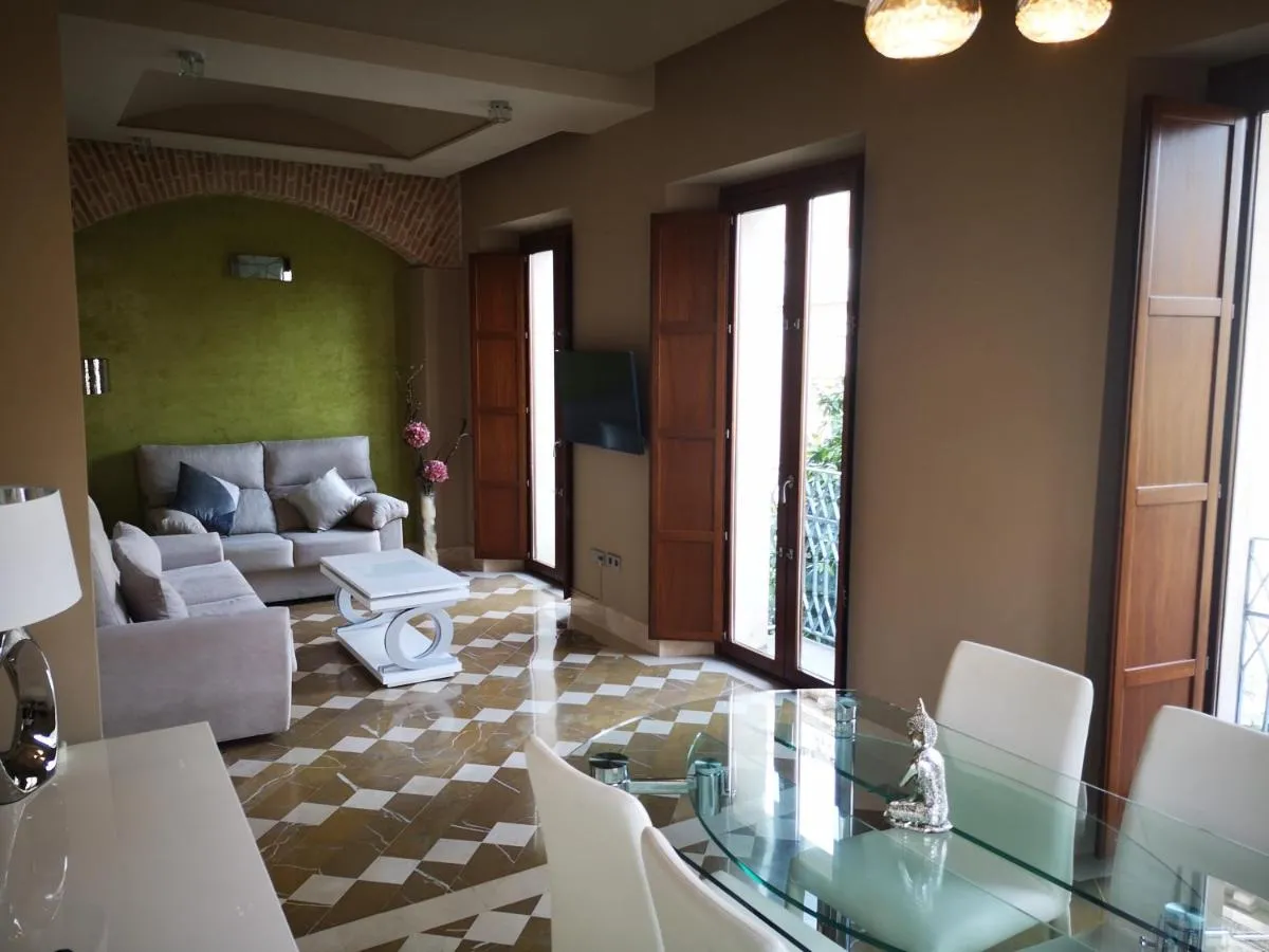 Image 4 of Luxury Apartment with views to Alcazar, Cathedral and Giralda.