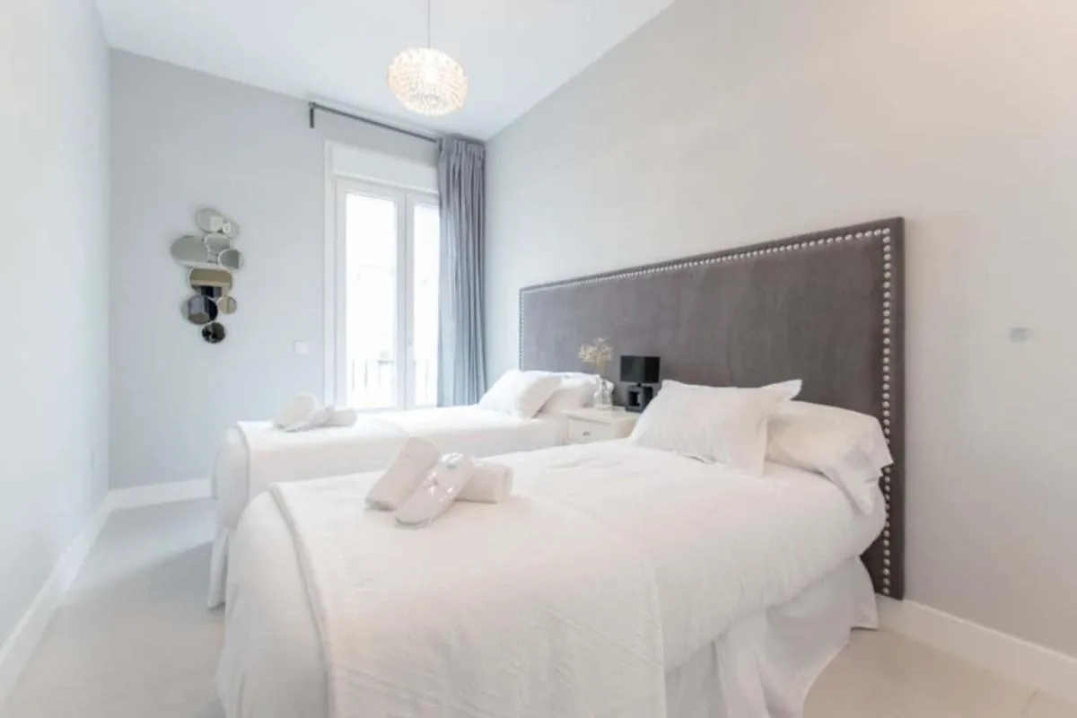Image 4 of Modern and luxurious -3 Bdr 2Bth- Pastor y Landero