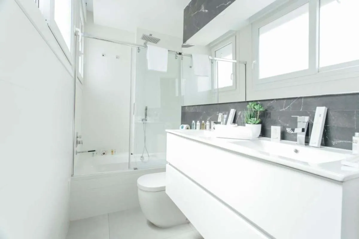 Image 5 of Modern and luxurious -3 Bdr 2Bth- Pastor y Landero