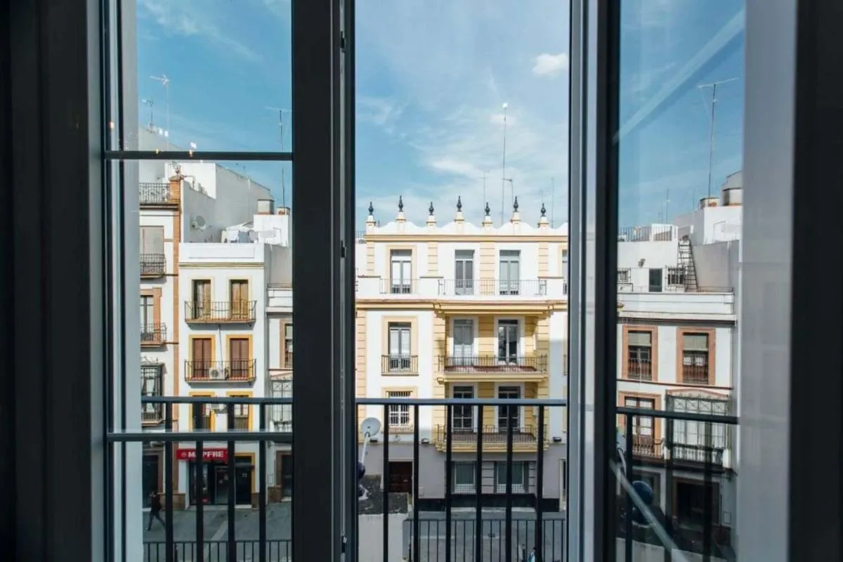 Image 1 of Modern and luxurious -3 Bdr 2Bth- Pastor y Landero