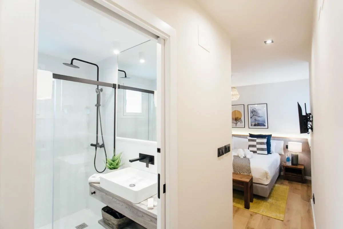 Image 2 of Modern and luxury- 2Bd 2Bth- Socorro