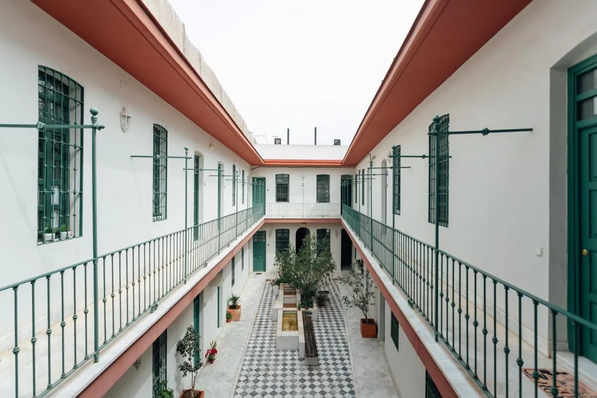 Image 5 of Modern and wide- 1Bd 1Bth- Triana