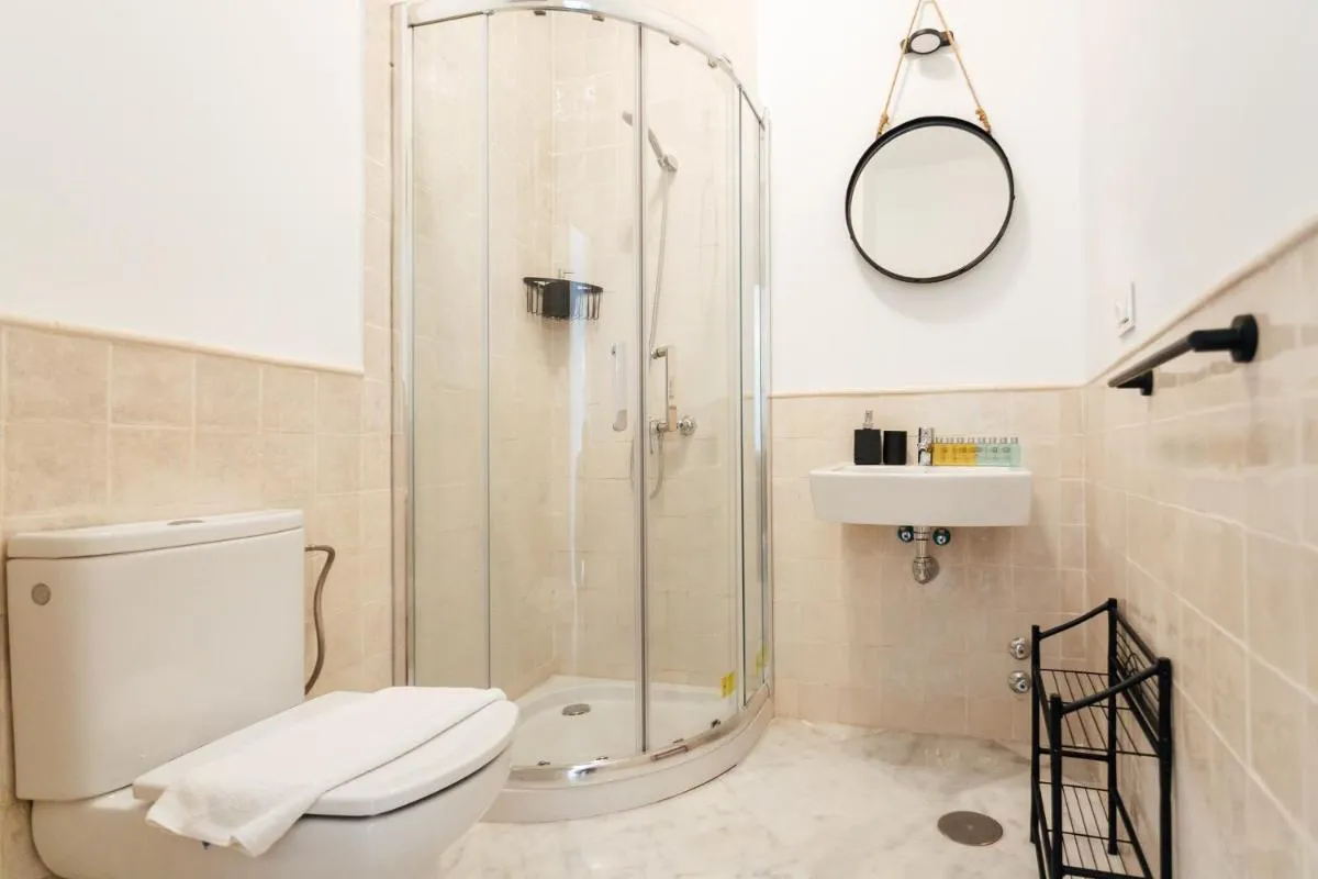 Image 1 of Modern and wide- 1Bd 1Bth- Triana