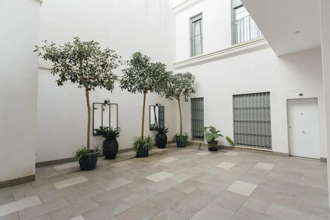 Image 6 of Modern with seasonal swimming pool- 1Bd 1Bth- Goyeneta