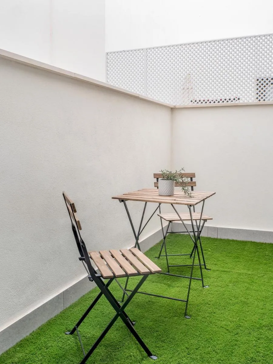 Image 3 of Modern with swimming pool- 2Bd 2Bth- Triana